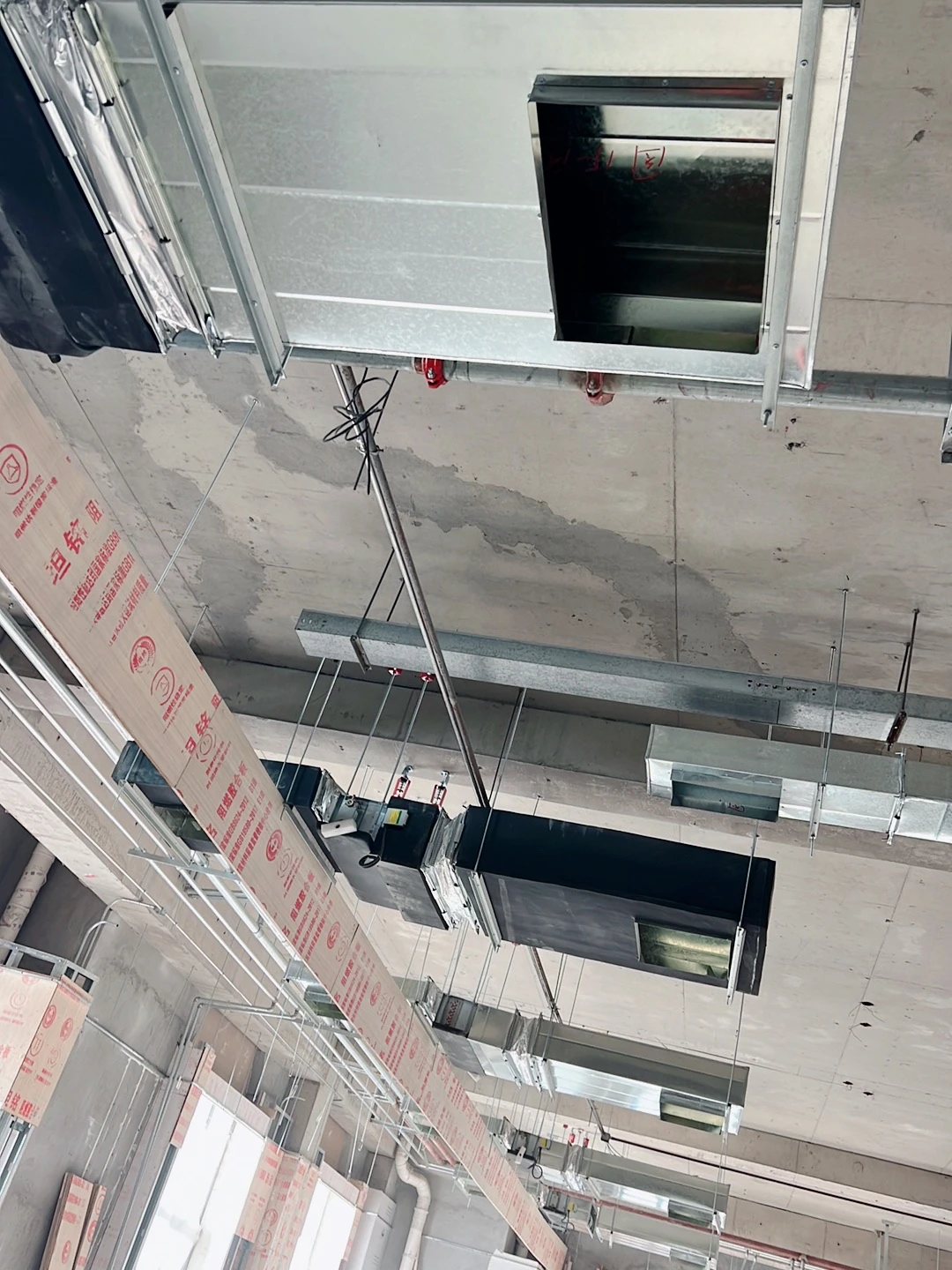 大厦、厂区、KTV、台球厅空调施工现场项目照片 35